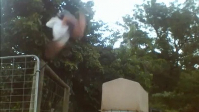 So funny Backflip fail - Dumb teenager!