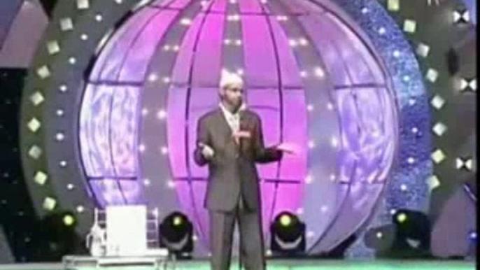 Zakir Naik Q & A - Young Man accepted Islam when he Got his answer from Zakir Naik