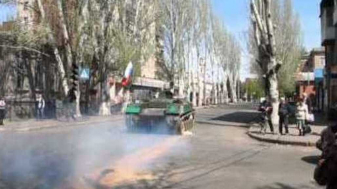 Armored Vehicle With Russian Flag Moves Through Streets of Slovyansk