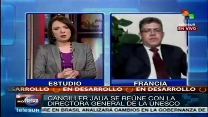 Elías Jaua explica en UNESCO que Venezuela desea vivir en paz