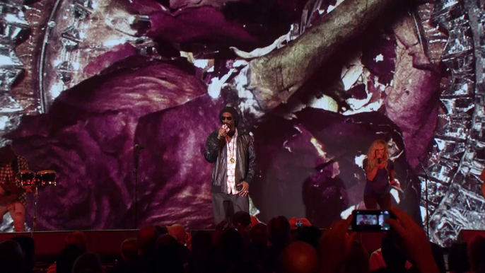 Snoop Lion & Miley Cyrus "Ashtrays & Heartbreaks" Live @ YouTube "Brandcast", Beacon Theatre, Manhattan, NY, 05-01-2013