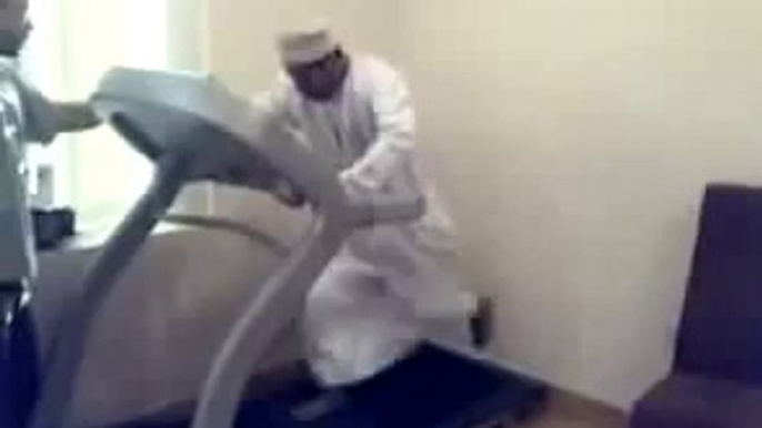 Arab on Treadmill - Most Funny Comedy Video Clips for laughs !!