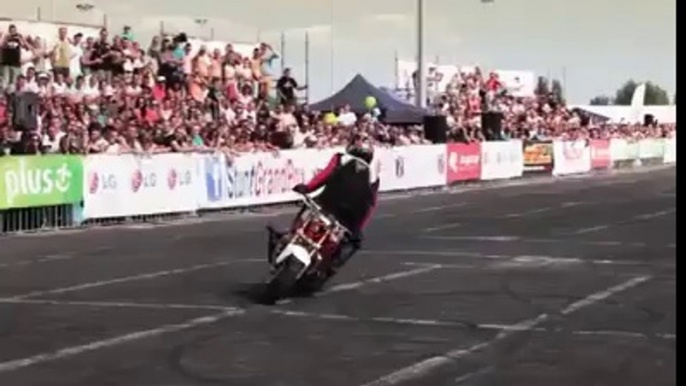 very dangerious bike stunt.