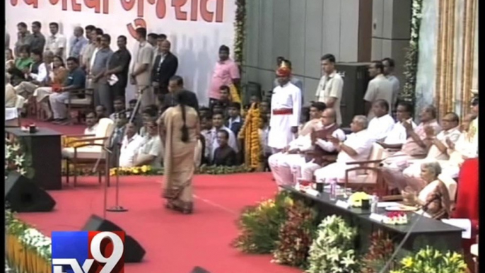 Anandiben Patel takes oath as a first woman CM of Gujarat - Tv9 Gujarati