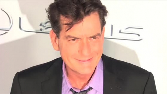 Angeblich schmeißt Charlie Sheen seine Ex Denise Richards raus