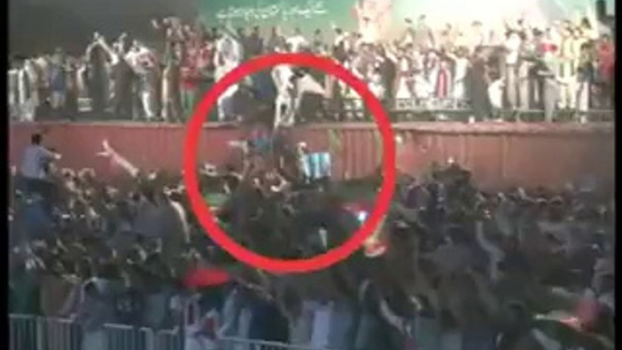 Shah Mehmood Qureshi - Two People Fainted in Multan During Shah Mehmood Qureshi Speech