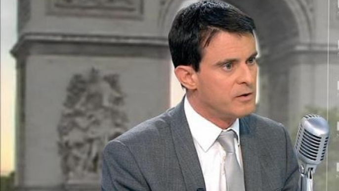 Manuel Valls "écœuré des critiques" à l'égard de François Hollande - 03/05