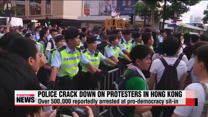 Police arrest hundreds in Hong Kong democracy protest