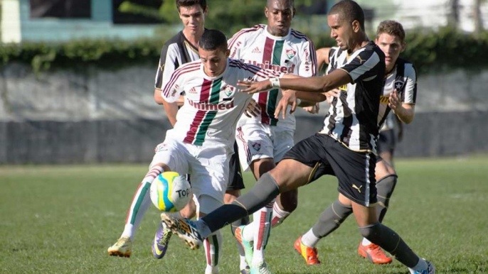 Botafogo empata com Flu e é campeão Carioca Sub-20