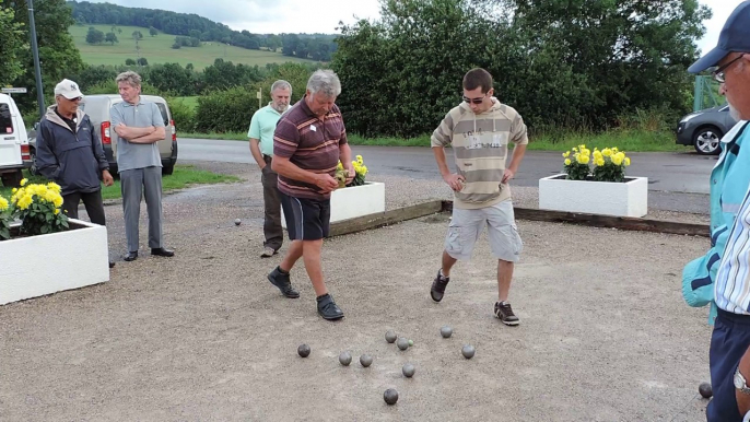 MONTIGNY : PETANQUE AVANT LE FEU D'ARTIFICE