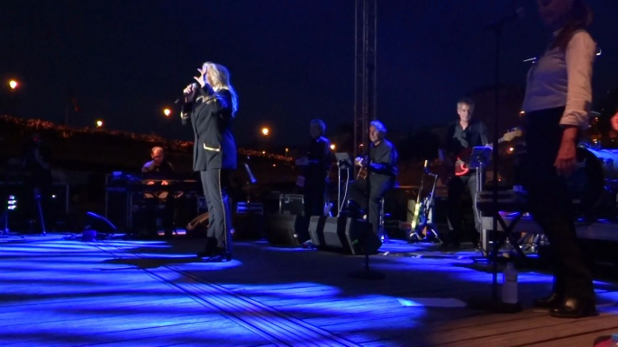 DESNOS MICHEL PRESENTE SYLVIE VARTAN  SCENE FLOTTANTE  AGDE 22 7 2014