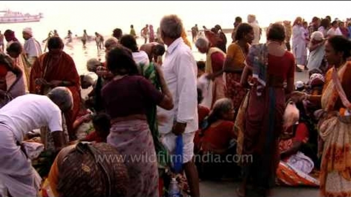 Huge devotees at Gangasagar mela