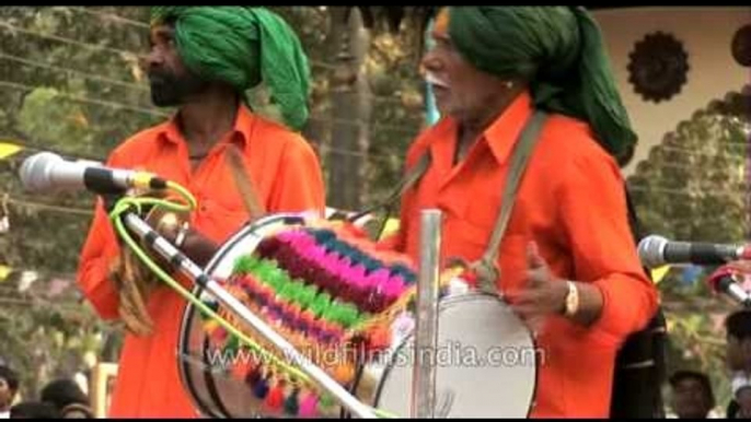 Maharashtran troupe performing folk dance at Surajkund Craft mela