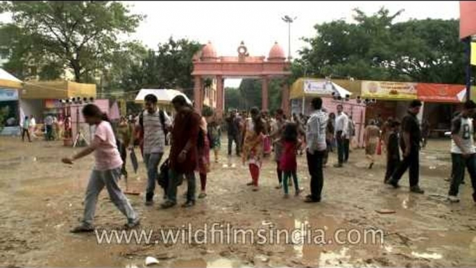 Quick motion of Durga Puja devotees