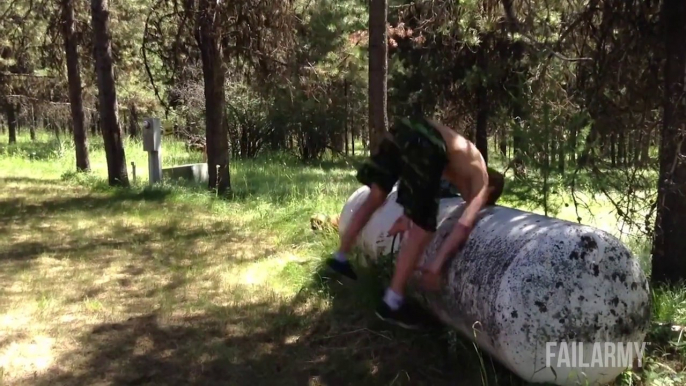 Dumb guys, crazy falls, crash and fails : the best fails of the week compilation! August 2014