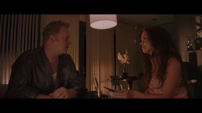 Life Of Crime Clip Tim Robbins and Isla Fisher