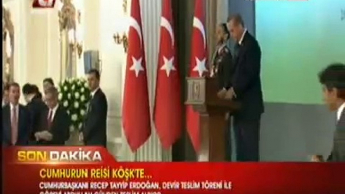 11. Cumhurbaşkanı Abdullah Gül, 12. Cumhurbaşkanı Erdoğan'ı Çankaya Köşkünde Karşılıyor. Seçilmiş Cumhurbaşkanı Erdoğan Görevi Gül'den Devralıyor Ak Parti