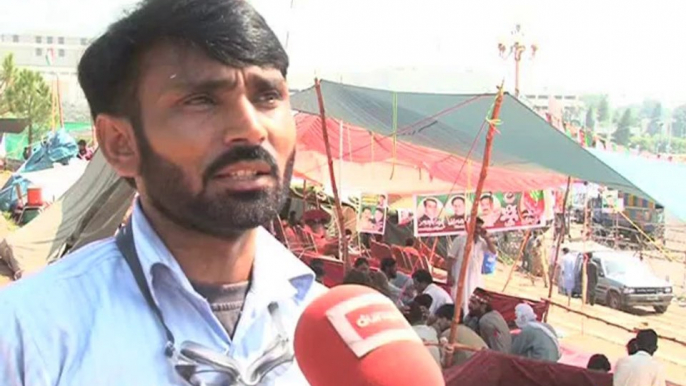 Ghulam Farid In PTI's Sit-In Devoted His Life For Humanity