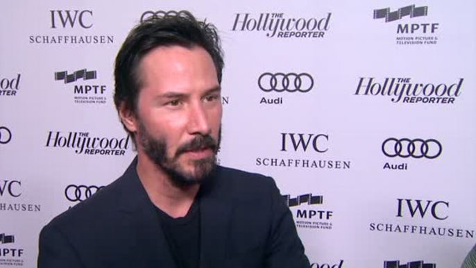 Keanu Reeves regelt die Situation mit einer Einbrecherin