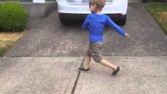 Four Year Old Shows the World His Parkour Skills