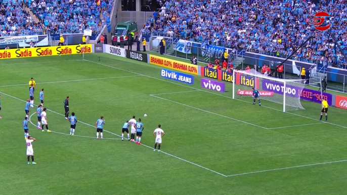 Ceni marca e São Paulo vence o Grêmio fora de casa