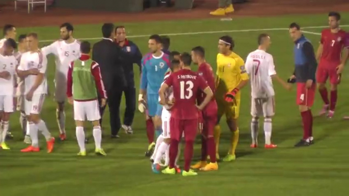 Affrontements entre joueurs de FOOT lors du match Serbie Albanie pour l'euro 2016