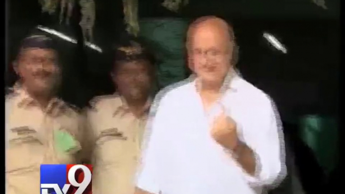 Anupam Kher with his wife Kiran Kher and Javed Akhtar step out to cast votes in Mumbai - Tv9