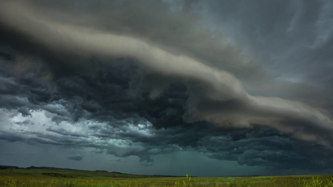 Tempêtes, nuages géants, arc-en-ciel, foudre et tornades : time-lapse magique des High Plains