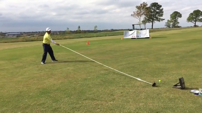 Golfer swings 20-foot-long driver to break world record