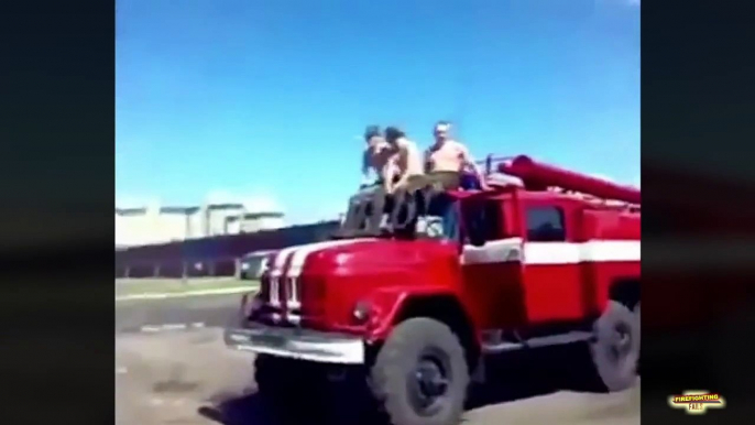 Des pompiers qui se ratent : compilation de FAILS et de WTF de pompiers!