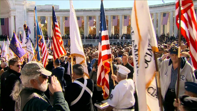 EUA celebram Dia dos Veteranos