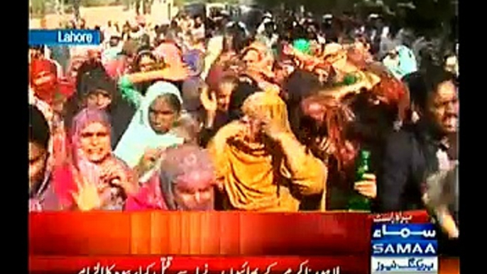 Again Protesters Block Road Leading To PM’s Residence In Jati Umra