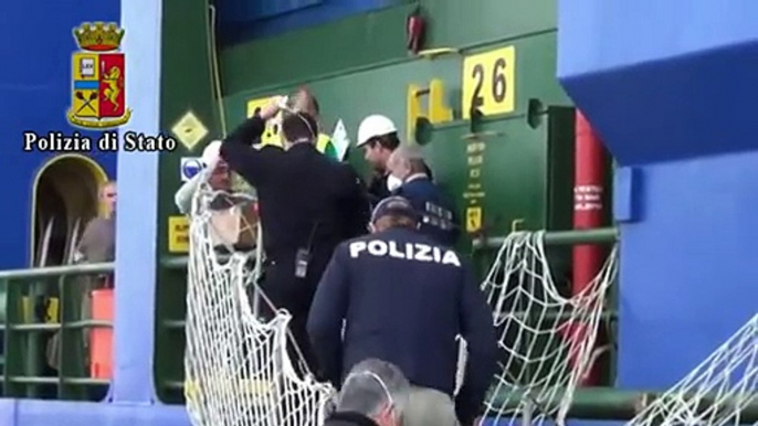 Pozzallo (RG) - Fermati dalla polizia sette scafisti (29.11.14)