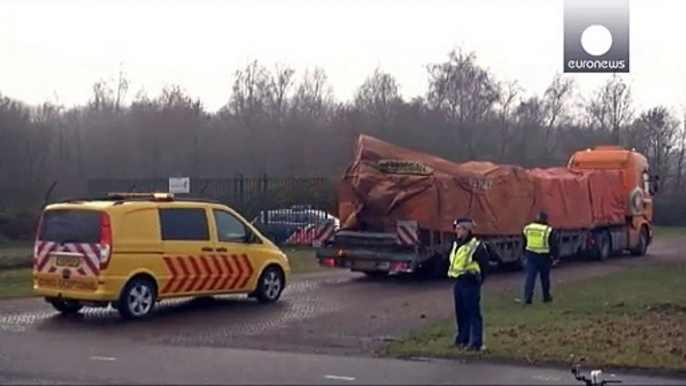 Flight MH17 wreckage parts arrive in Netherlands from Ukraine