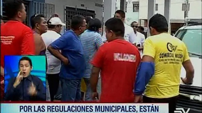 Comerciantes informales preocupados por regulaciones municipales