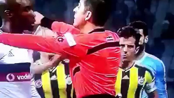 Emre Belözoğlunun Fuck Off Demesi