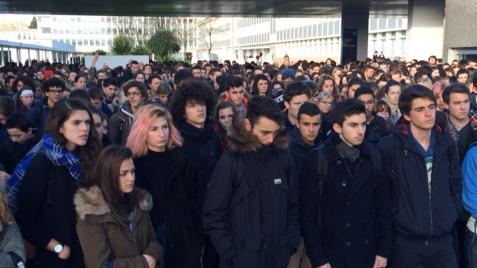 Charlie Hebdo : Plus d'un millier de lycéens rassemblés à Dupuy-de-Lôme