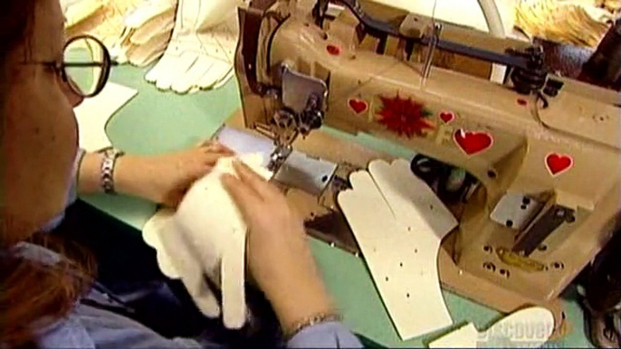 How Its Made - 220 Hockey Gloves