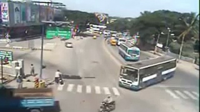 Real road accidents in India Funny videos, funny accidents, amazing videos