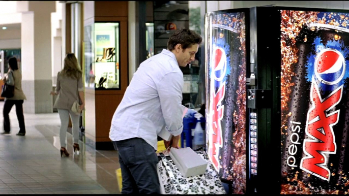 PepsiCo International - soda Pepsi Max - janvier 2011 - "Urgency"