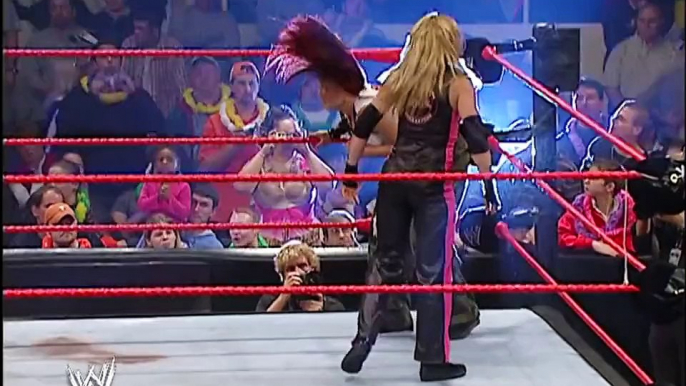 WWE Raw 2004 - Trish Stratus vs Lita (720p HD) [Español Latino] By Raymond