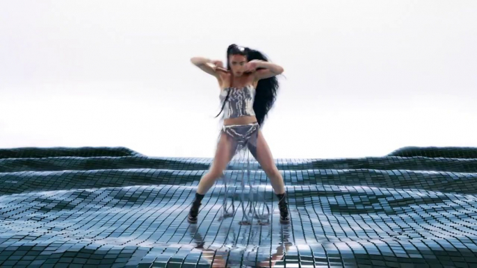 FKA twigs  -  Pendulum    2015