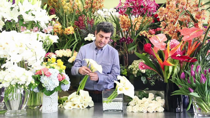 Flower Arrangements - Calla Lilies and Roses as White Wedding Flowers