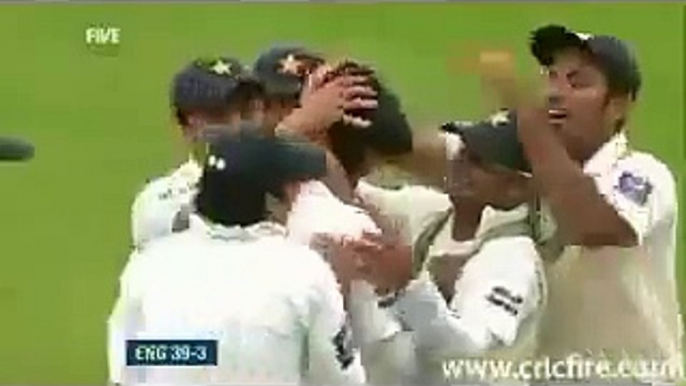 Muhammad Amir 6 wickets in 3 overs vs England test.......