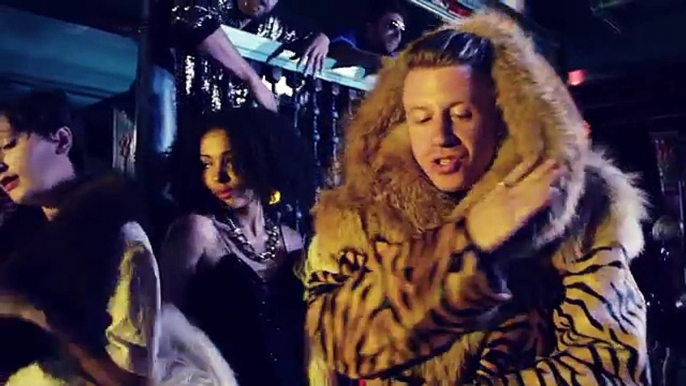 MACKLEMORE & RYAN LEWIS - THRIFT SHOP FEAT. WANZ (OFFICIAL VIDEO)