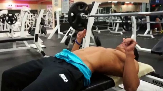 Favorite tricep exercises - Close grip bench 4x12 (by Michael Romero Jr) - November 2014