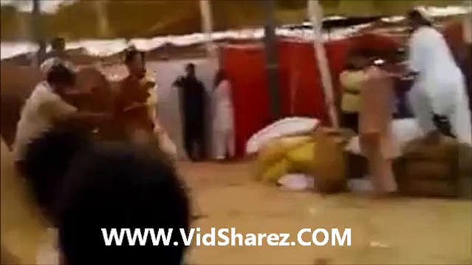 AFRIDI CATTLE FARM 2014 Cow Run Away while Unloading From Truck EID Qurbani 2014