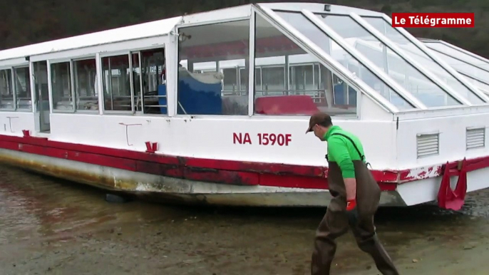 Lac de Guerlédan. Les deux bateaux-croisières en cale sèche