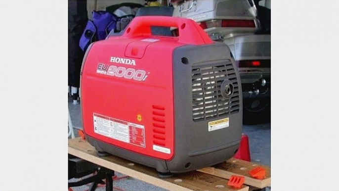 Honda Eu1000 (Eu1000i) Inverter Generator - The Honda Eu1000i Has a Maximum of 1000 Watts/8.3