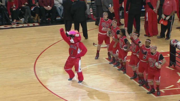 Les meilleurs moments de la mascotte Benny The Bull